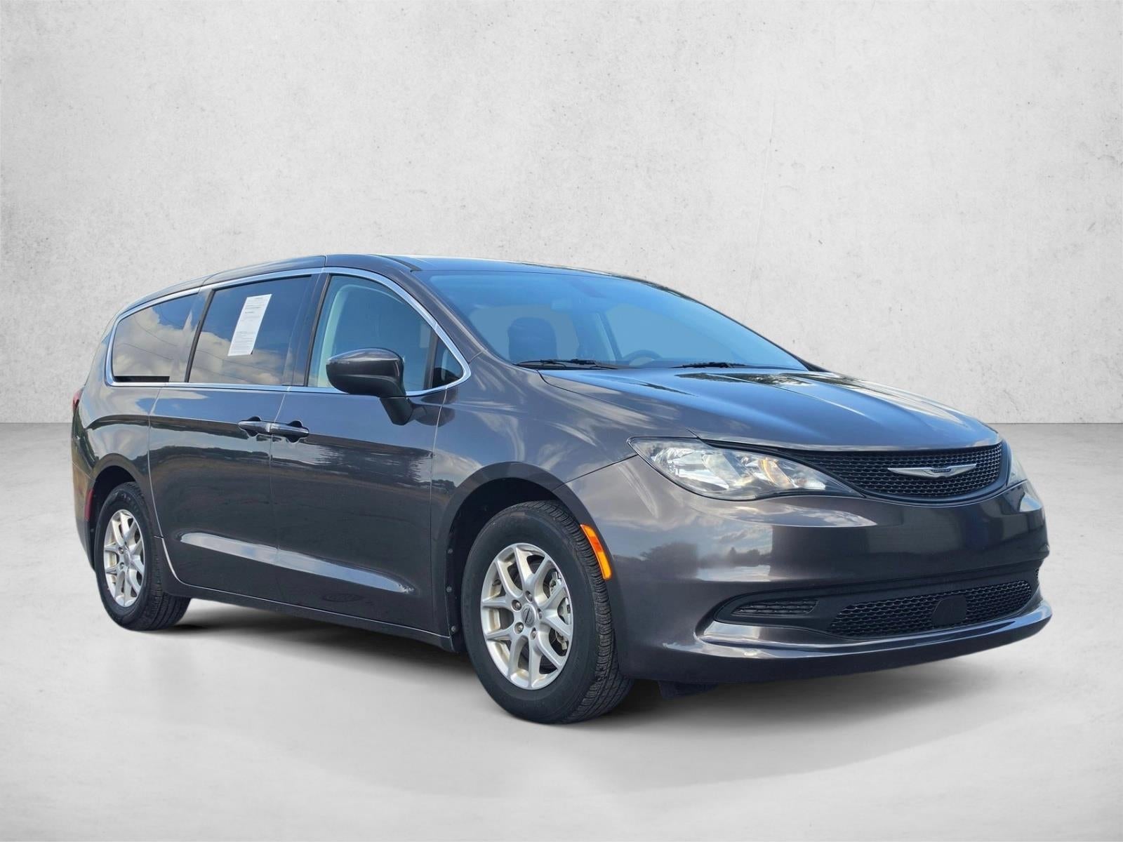 2022 Chrysler Voyager LX FWD