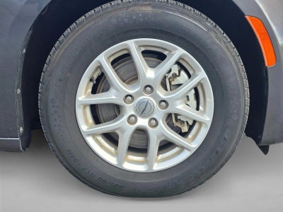 2022 Chrysler Voyager LX FWD