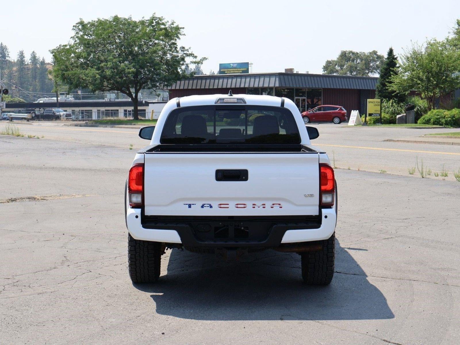 2018 Toyota Tacoma TRD Off Road Double Cab 6' Bed V6 4x4 AT (Natl)