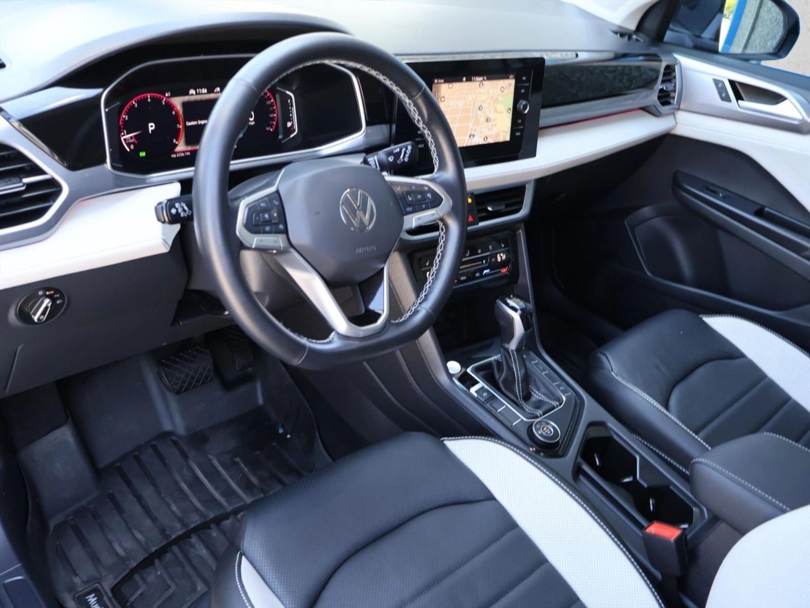 2025 Volkswagen Taos SEL 4MOTION