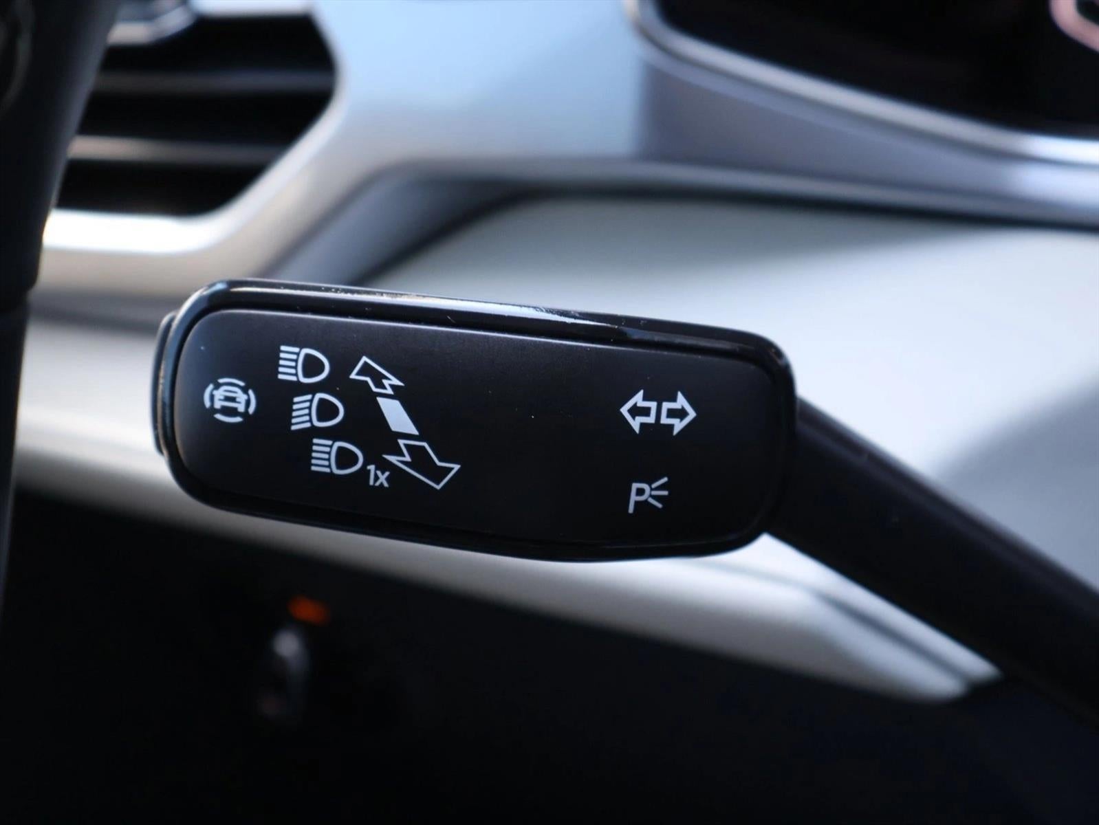 2025 Volkswagen Taos SEL 4MOTION