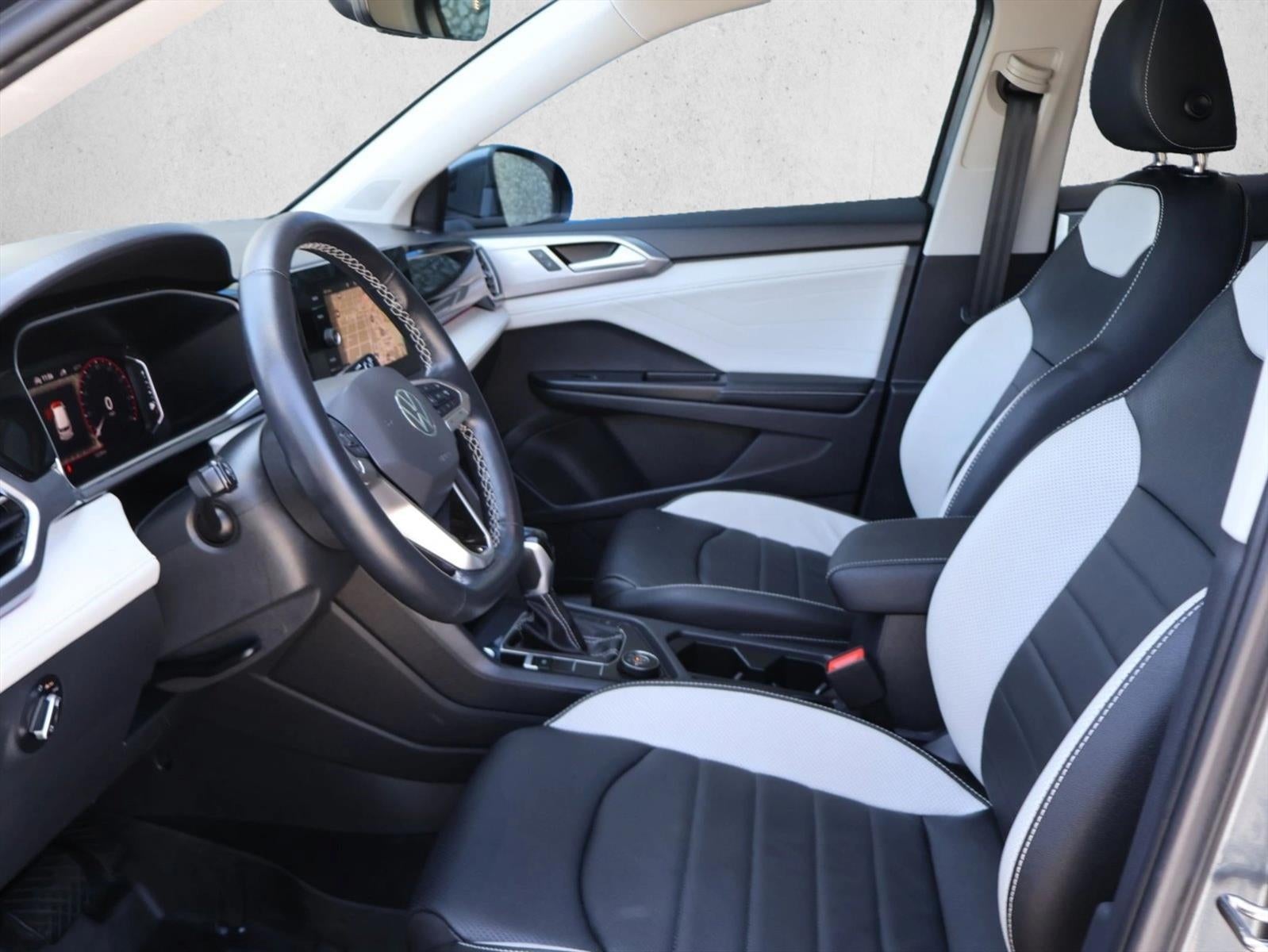 2025 Volkswagen Taos SEL 4MOTION