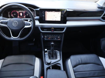 2025 Volkswagen Taos SEL 4MOTION