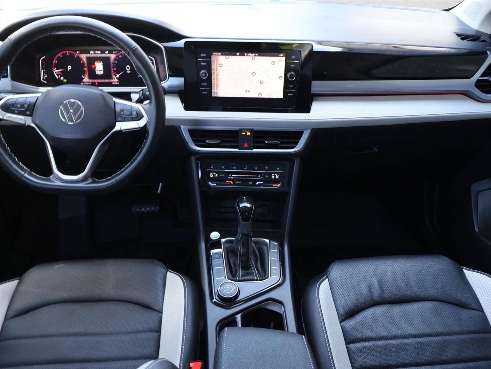 2025 Volkswagen Taos SEL 4MOTION