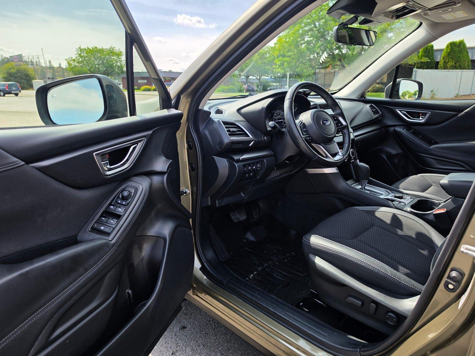 2023 Subaru Forester Premium CVT