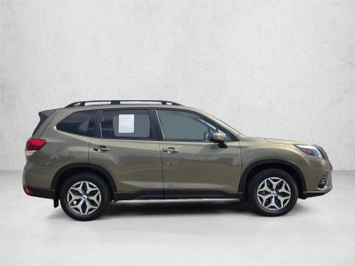 2023 Subaru Forester Premium CVT
