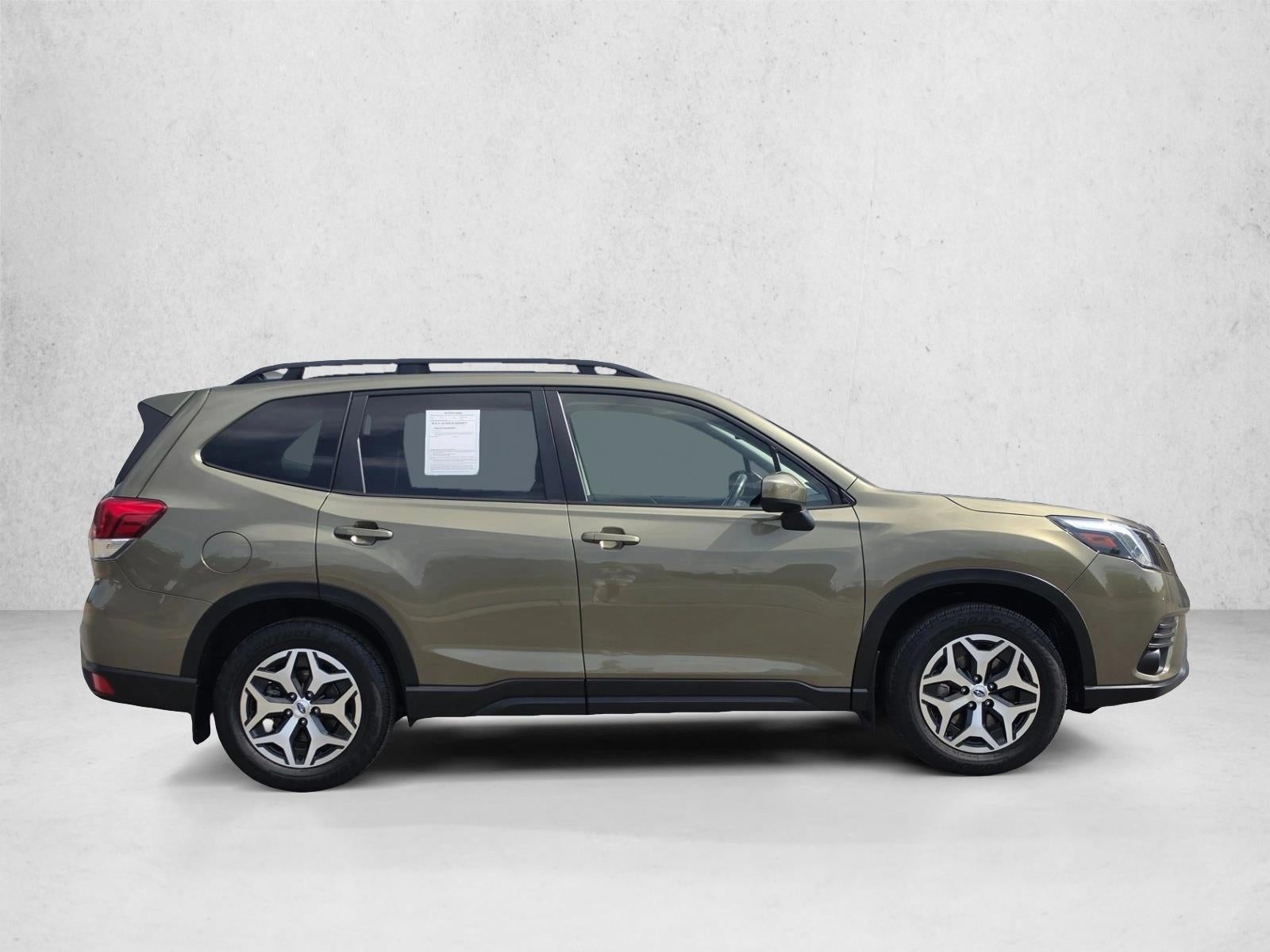 2023 Subaru Forester Premium CVT