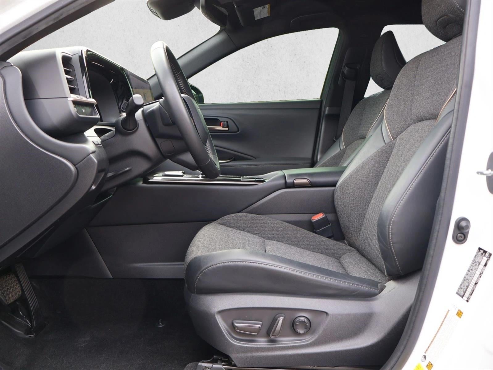 2024 Toyota Crown XLE AWD (Natl)