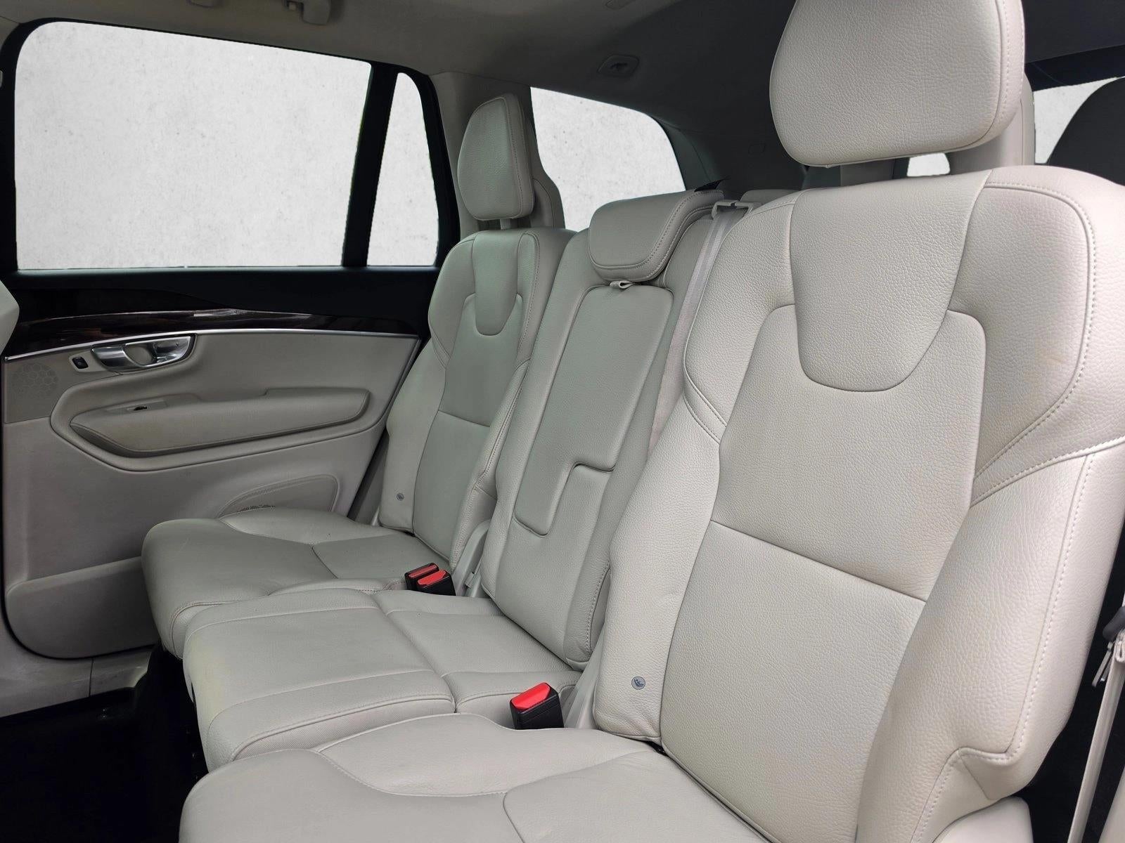 2019 Volvo XC90 T6 AWD Momentum