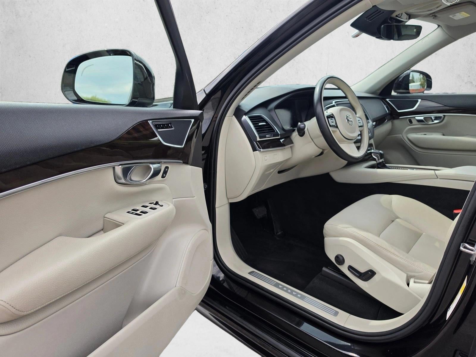 2019 Volvo XC90 T6 AWD Momentum