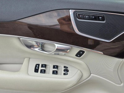 2019 Volvo XC90 T6 AWD Momentum