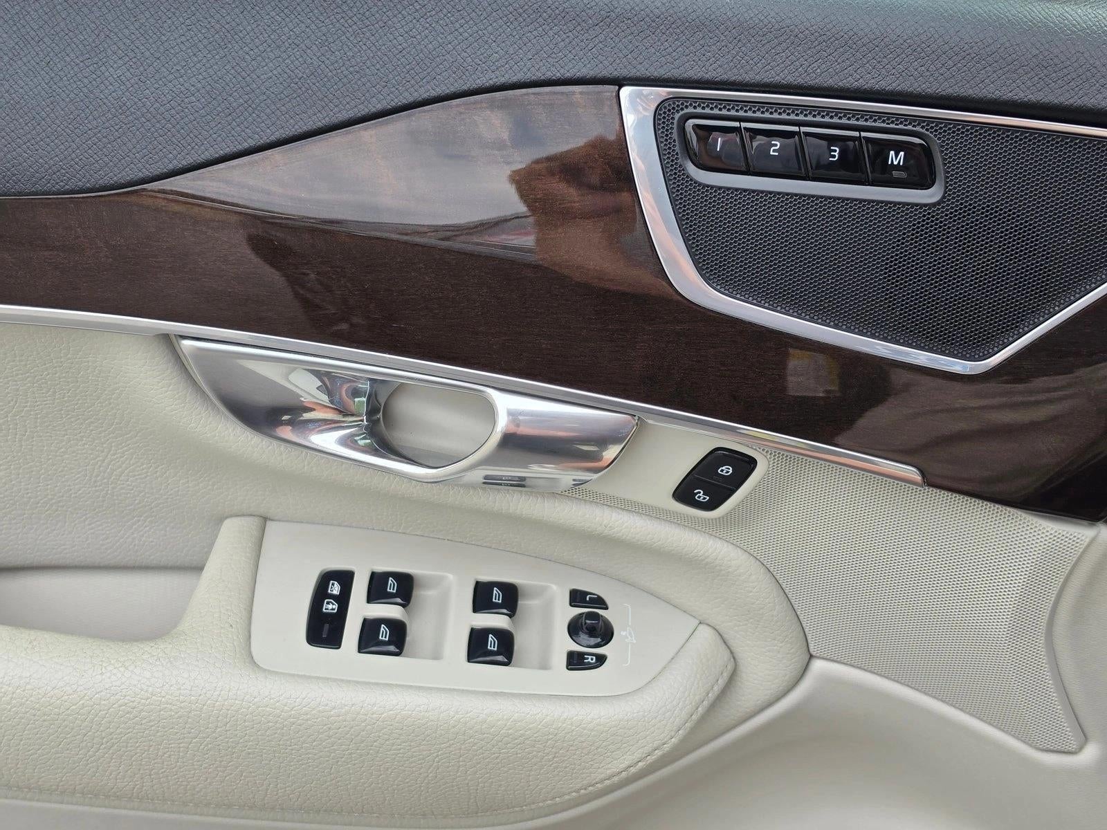 2019 Volvo XC90 T6 AWD Momentum