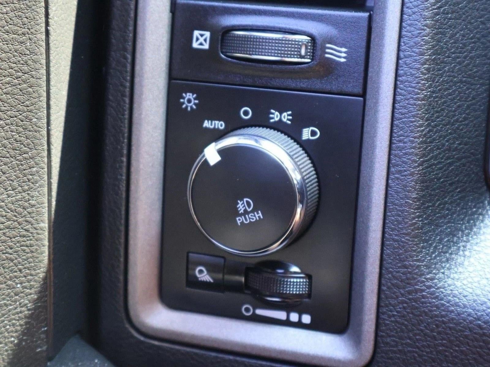 2018 RAM 1500 Express 4x4 Quad Cab 6'4" Box