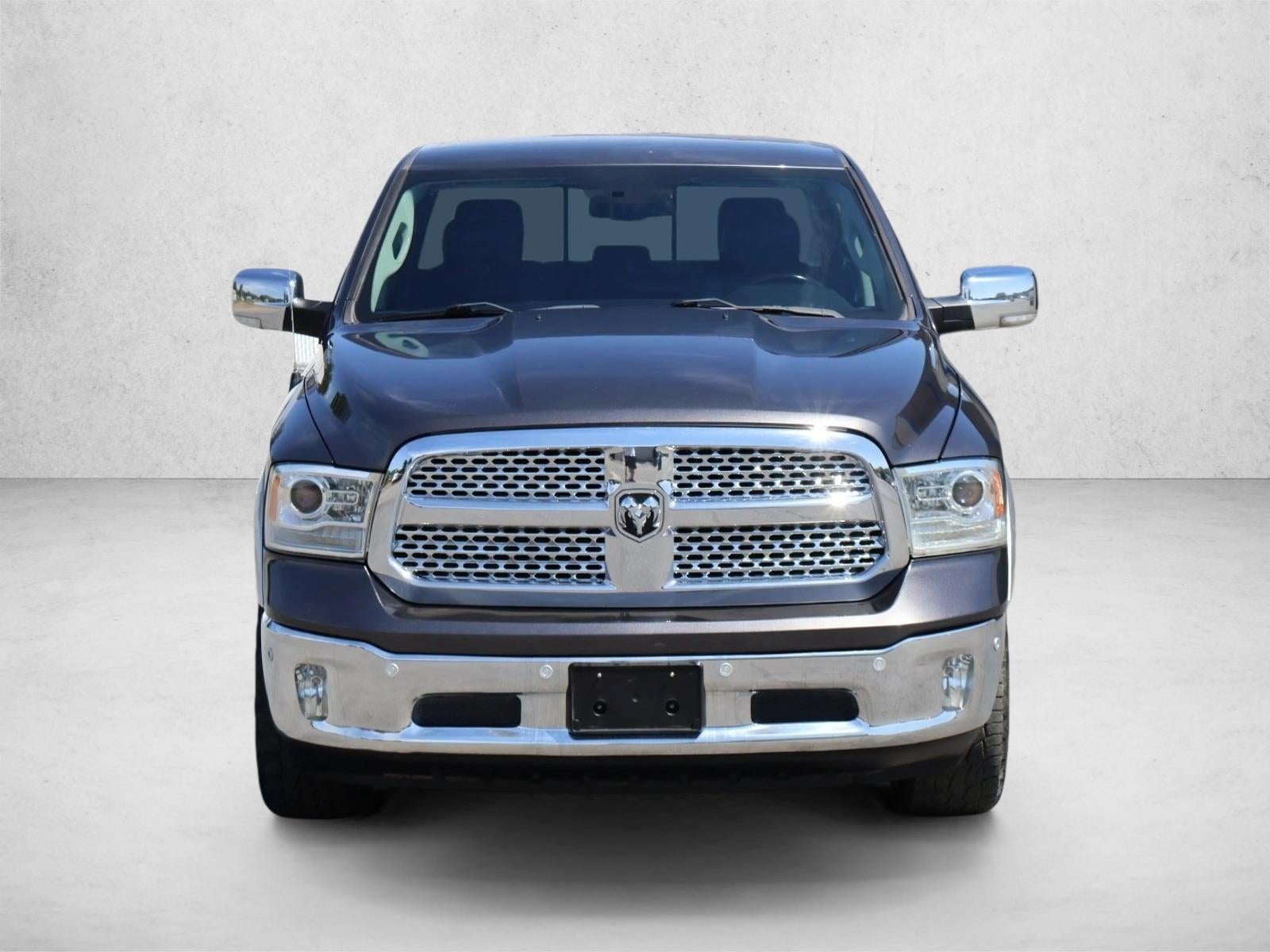 2017 RAM 1500 Laramie 4x4 Crew Cab 5'7" Box