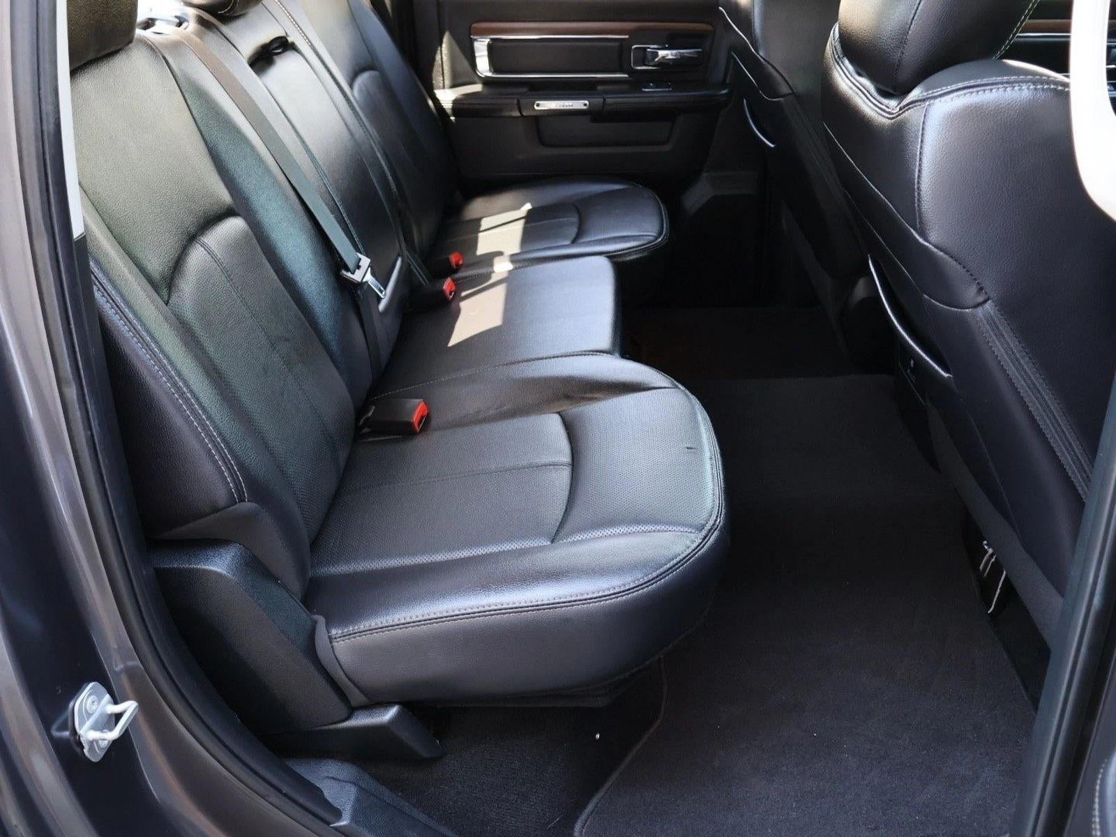 2017 RAM 1500 Laramie 4x4 Crew Cab 5'7" Box