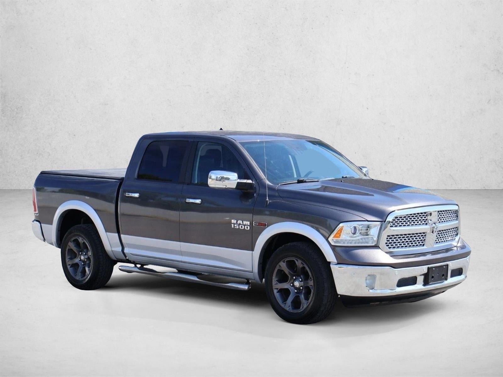 2017 RAM 1500 Laramie 4x4 Crew Cab 5'7" Box