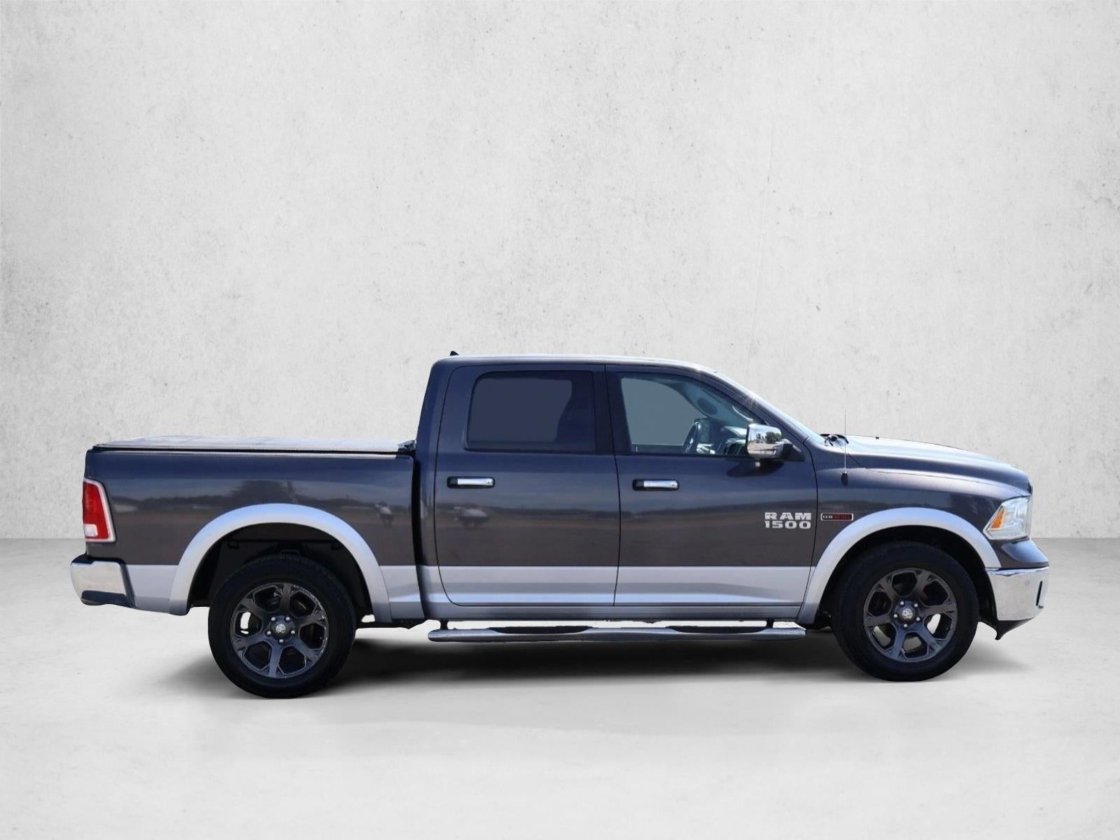 2017 RAM 1500 Laramie 4x4 Crew Cab 5'7" Box