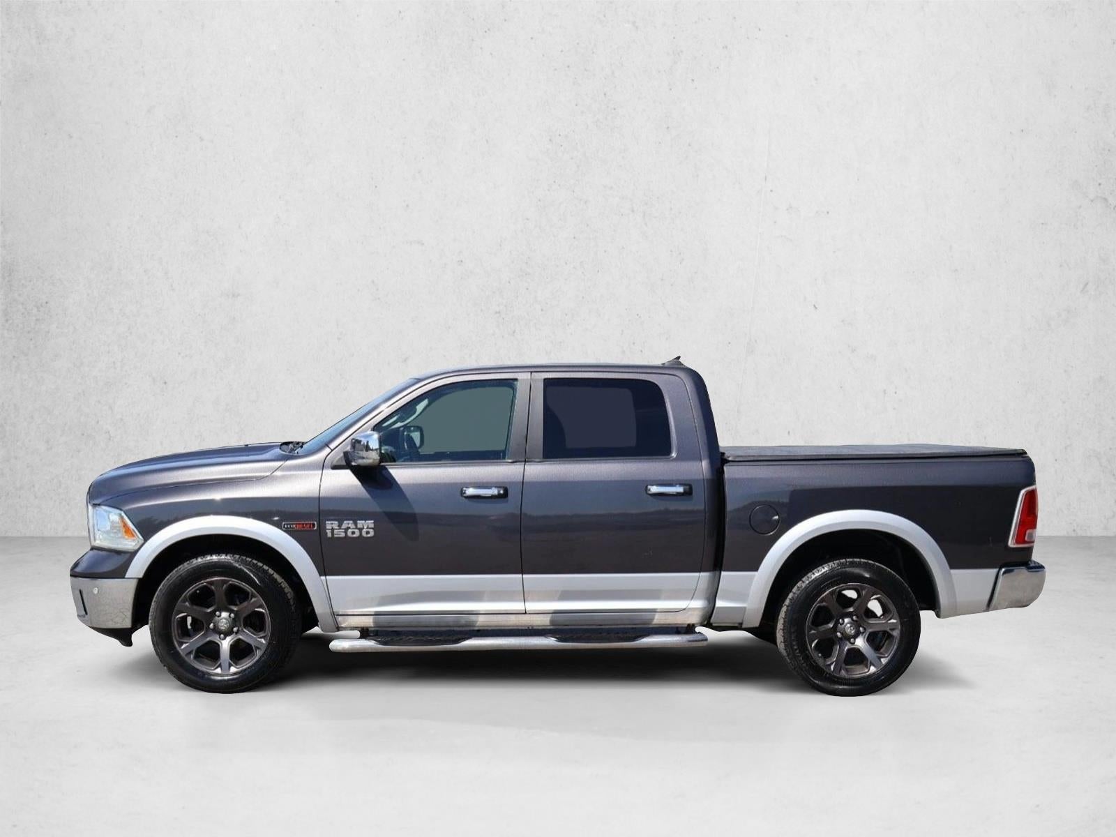 2017 RAM 1500 Laramie 4x4 Crew Cab 5'7" Box