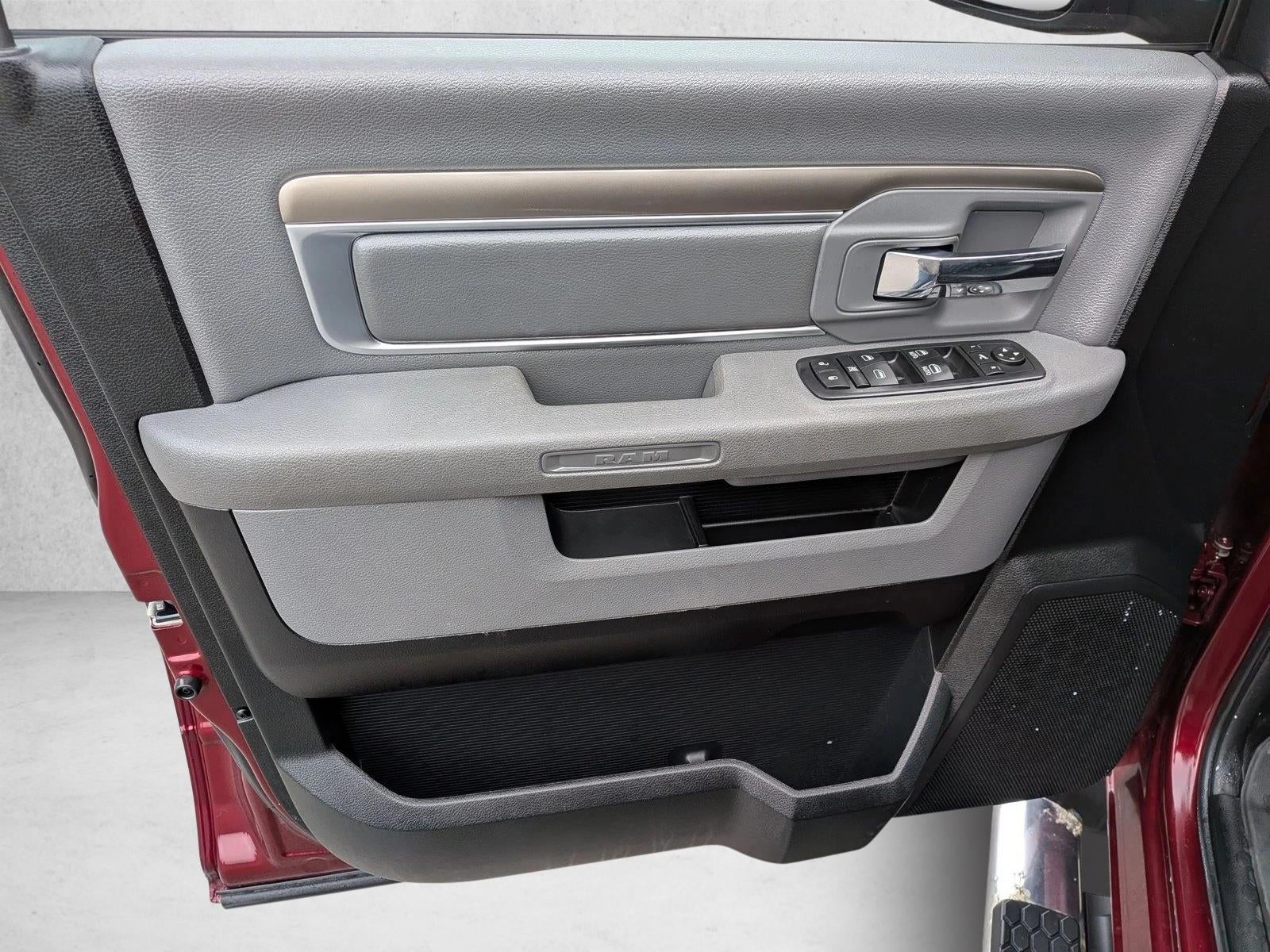 2017 RAM 1500 Big Horn 4x4 Crew Cab 6'4" Box