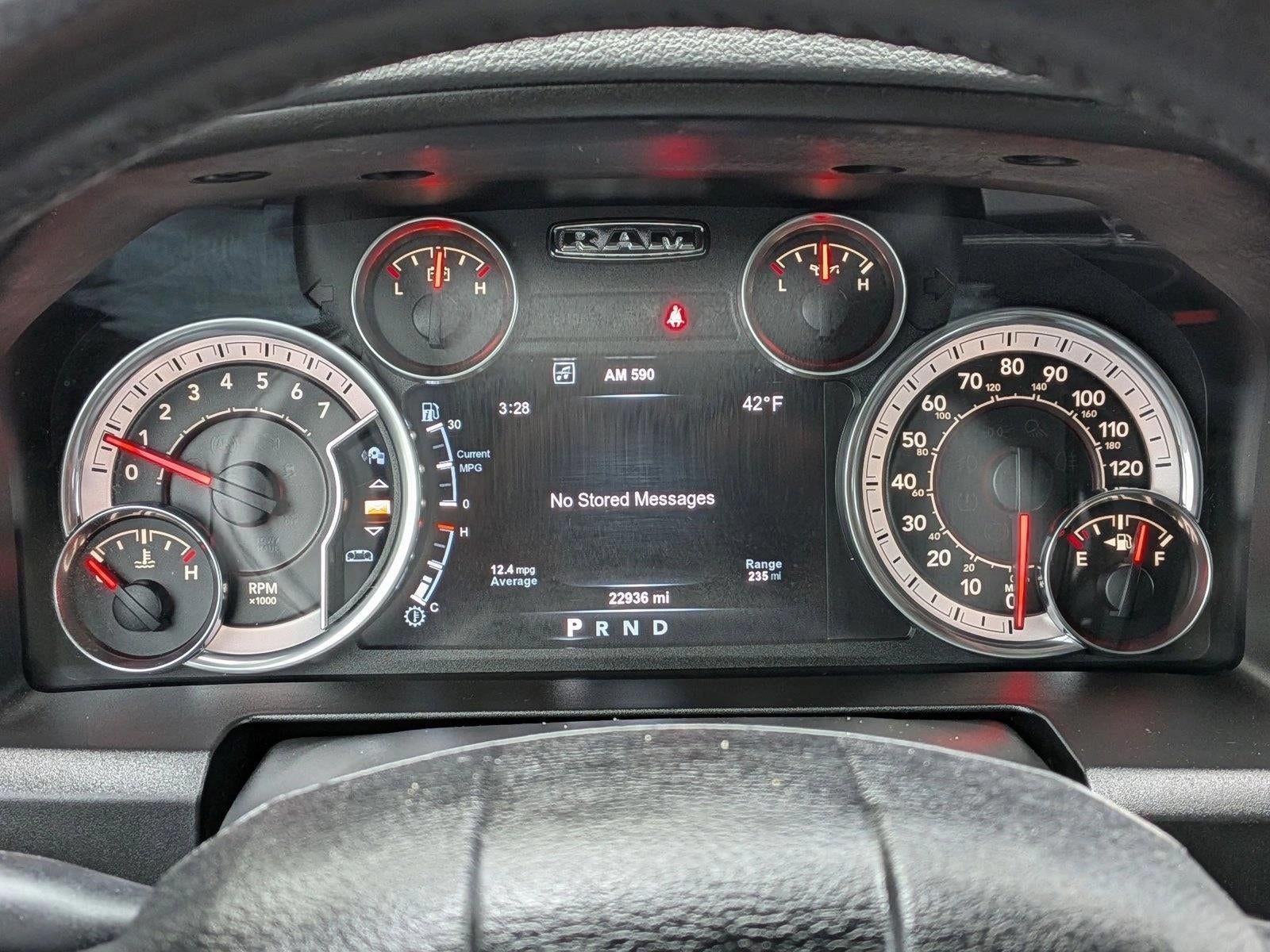 2017 RAM 1500 Big Horn 4x4 Crew Cab 6'4" Box