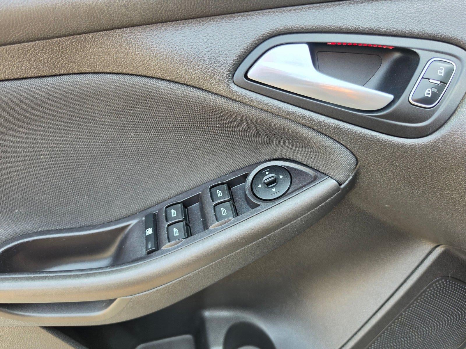 2016 Ford Focus 4dr Sdn SE