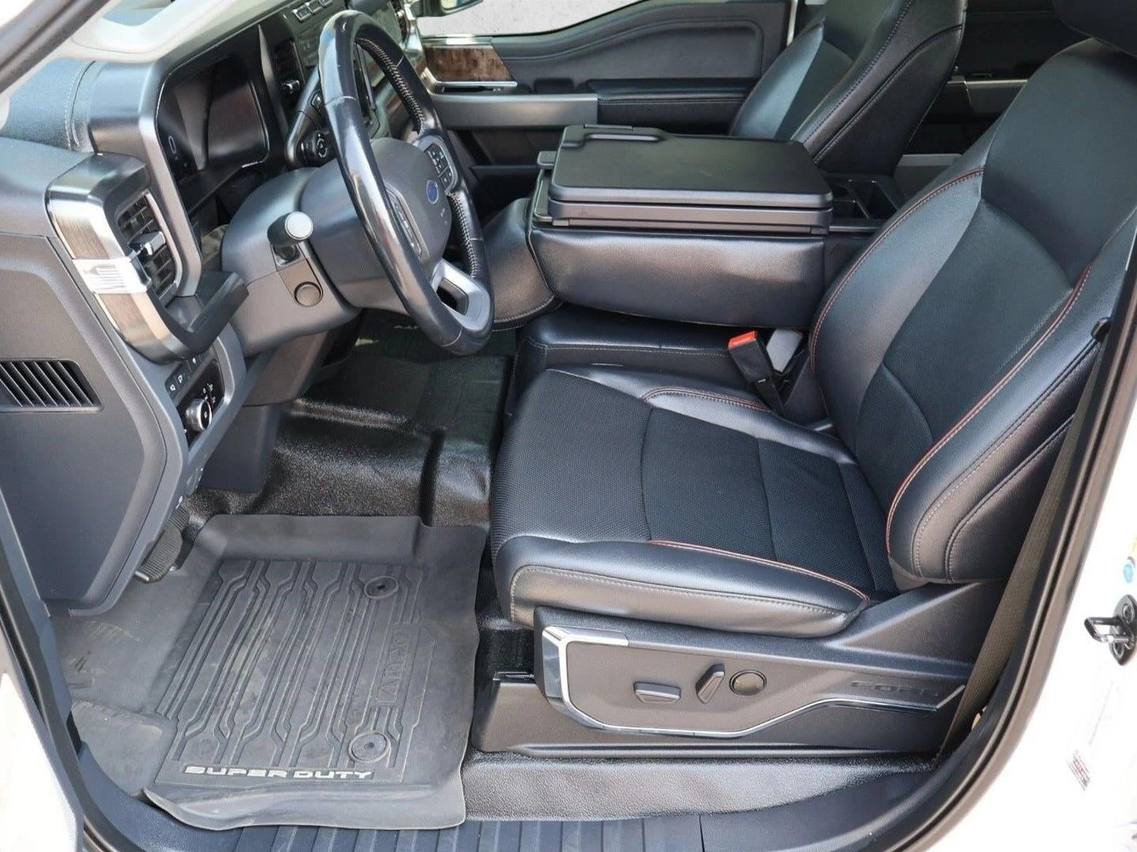 2023 Ford Super Duty F-350 DRW LARIAT 4WD Crew Cab 8' Box