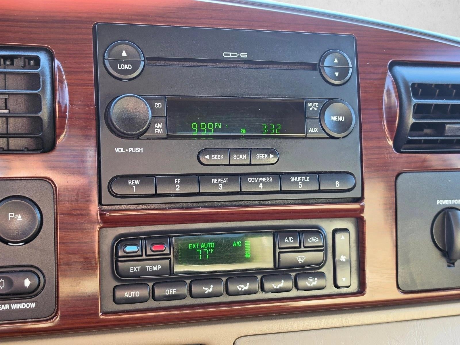 2005 Ford Super Duty F-350 SRW XL