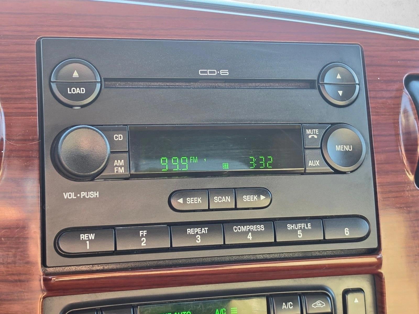 2005 Ford Super Duty F-350 SRW XL