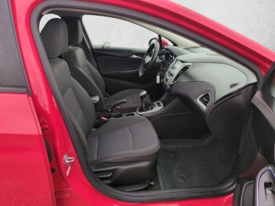 2017 Chevrolet Cruze Sedan LS (Manual)