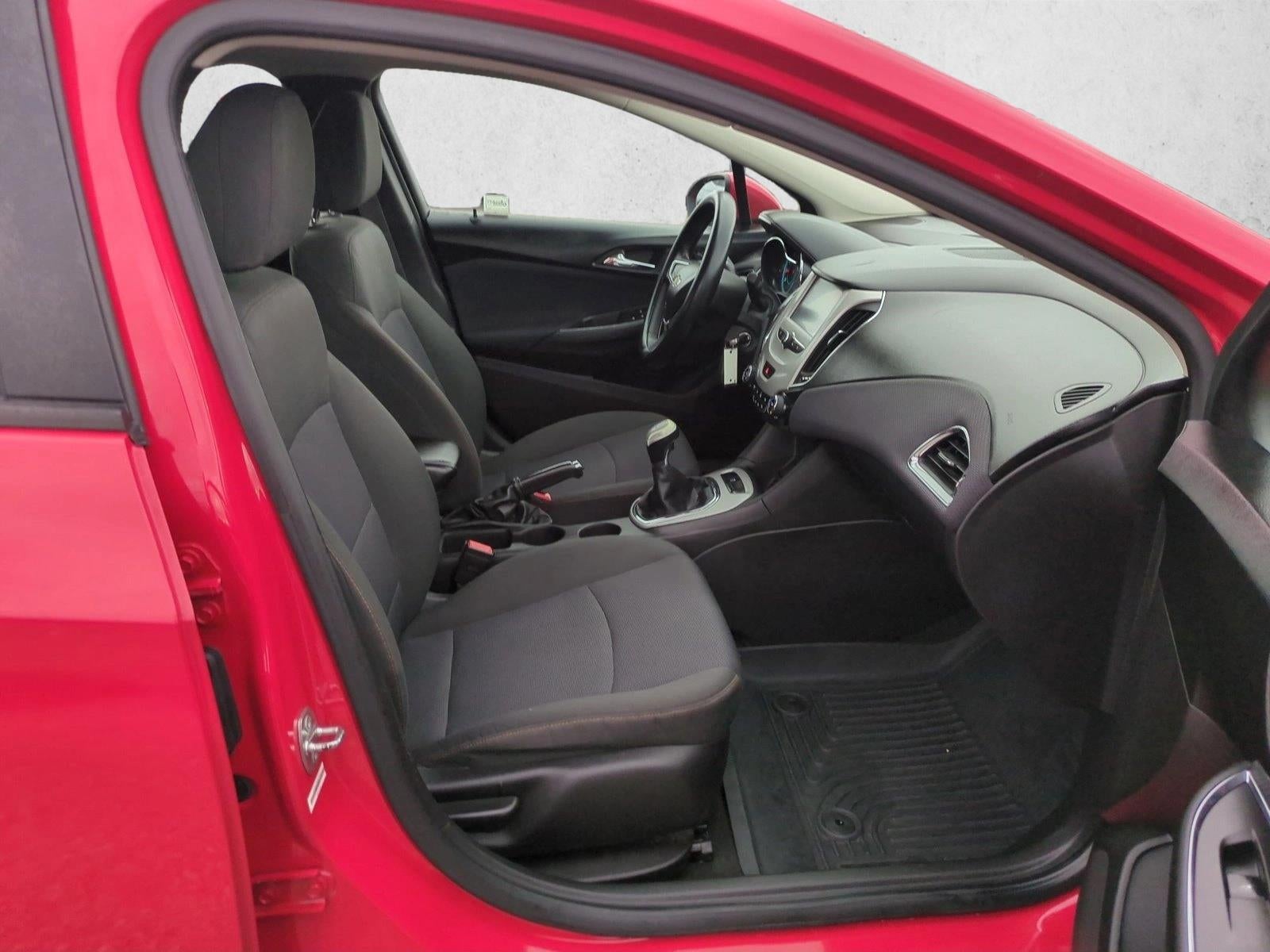 2017 Chevrolet Cruze Sedan LS (Manual)