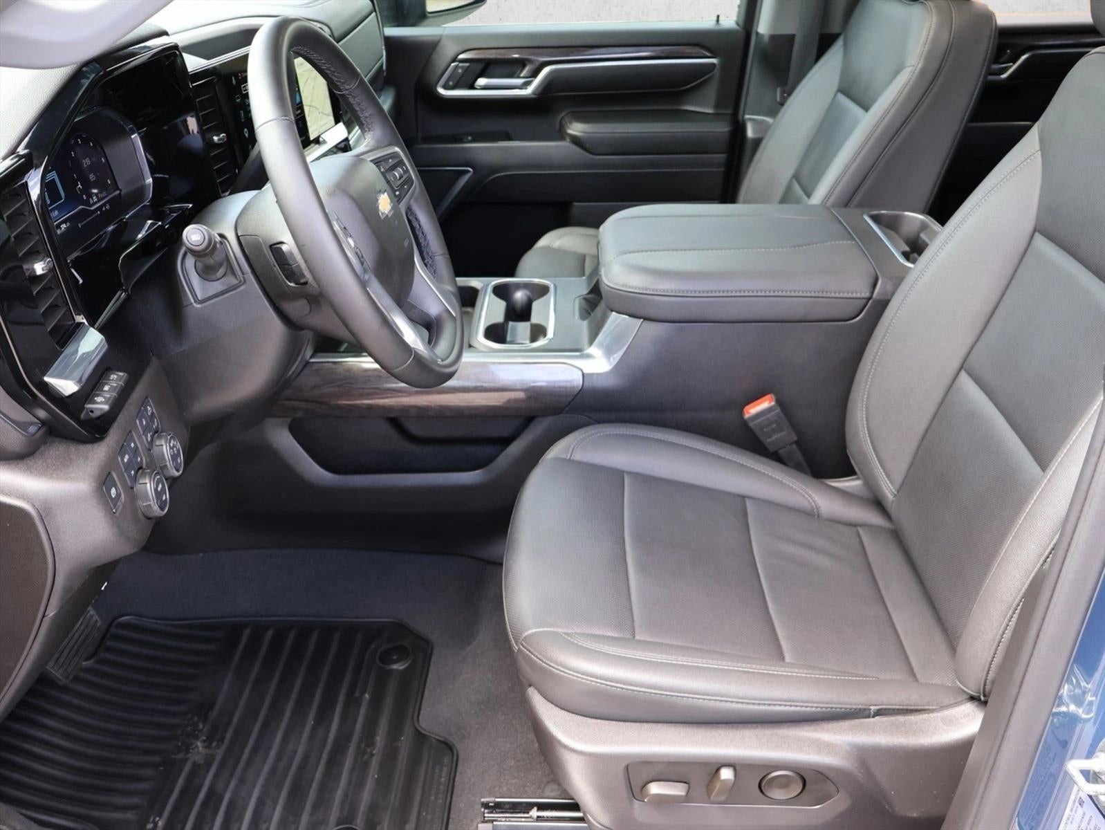 2025 Chevrolet Silverado 3500 HD Crew Cab Long Box 4-Wheel Drive LTZ