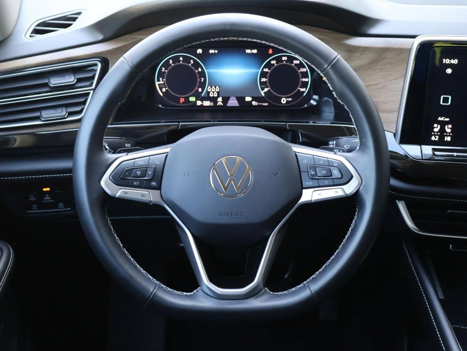2025 Volkswagen Atlas 2.0T SE w/Technology 4MOTION