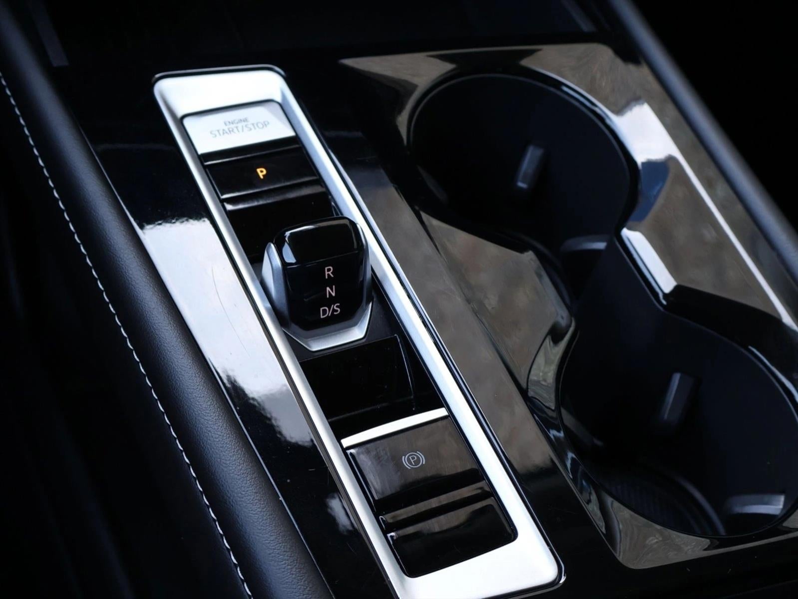 2025 Volkswagen Atlas 2.0T SE w/Technology 4MOTION
