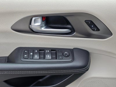 2024 Chrysler Pacifica Touring L FWD