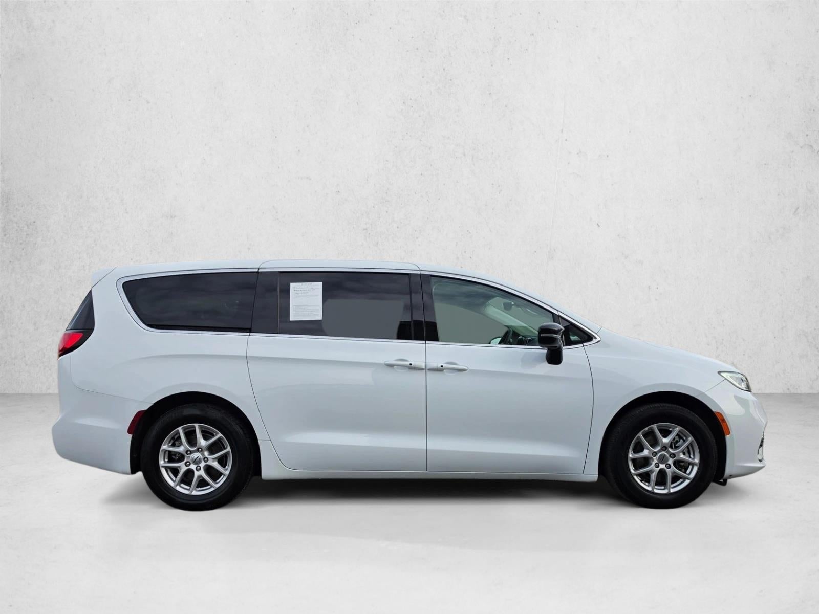 2024 Chrysler Pacifica Touring L FWD