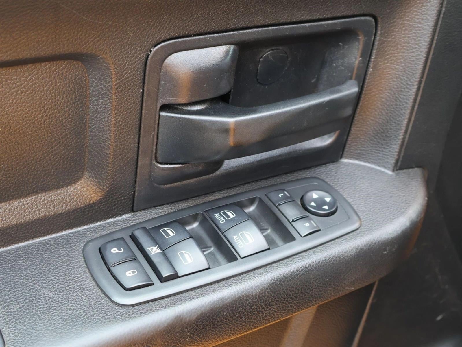 2018 RAM 2500 Tradesman 4x4 Crew Cab 6'4" Box