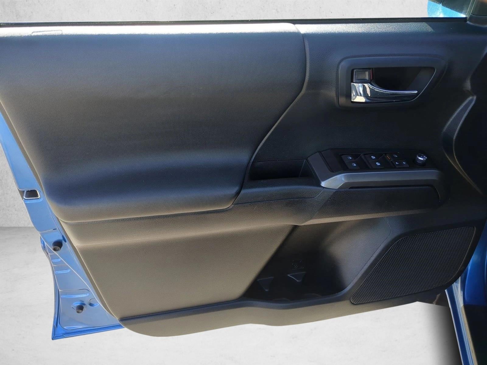 2017 Toyota Tacoma TRD Sport Double Cab 5' Bed V6 4x4 AT (Natl)