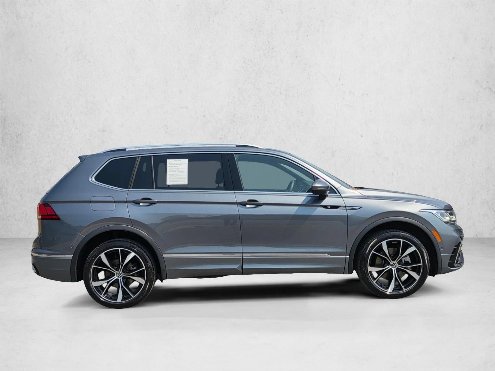 2022 Volkswagen Tiguan 2.0T SEL R-Line 4MOTION