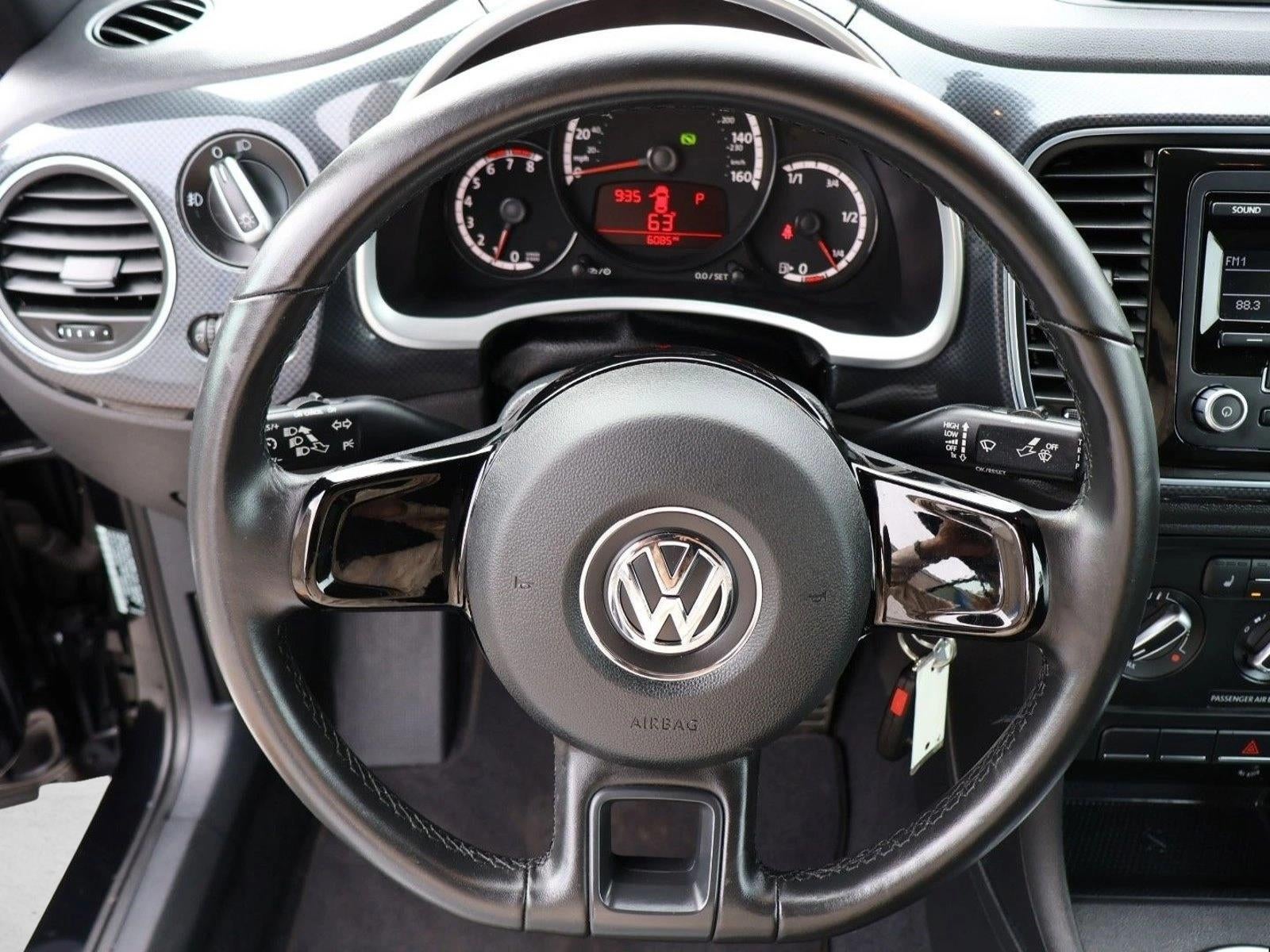 2013 Volkswagen Beetle Convertible 2dr DSG 2.0T