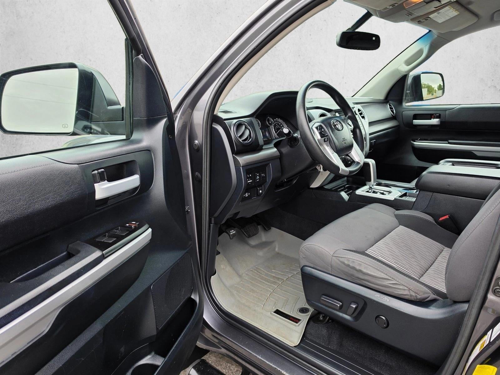 2016 Toyota Tundra 4WD Truck 4WD CrewMax Short Bed 5.7L FFV SR5 (SE)