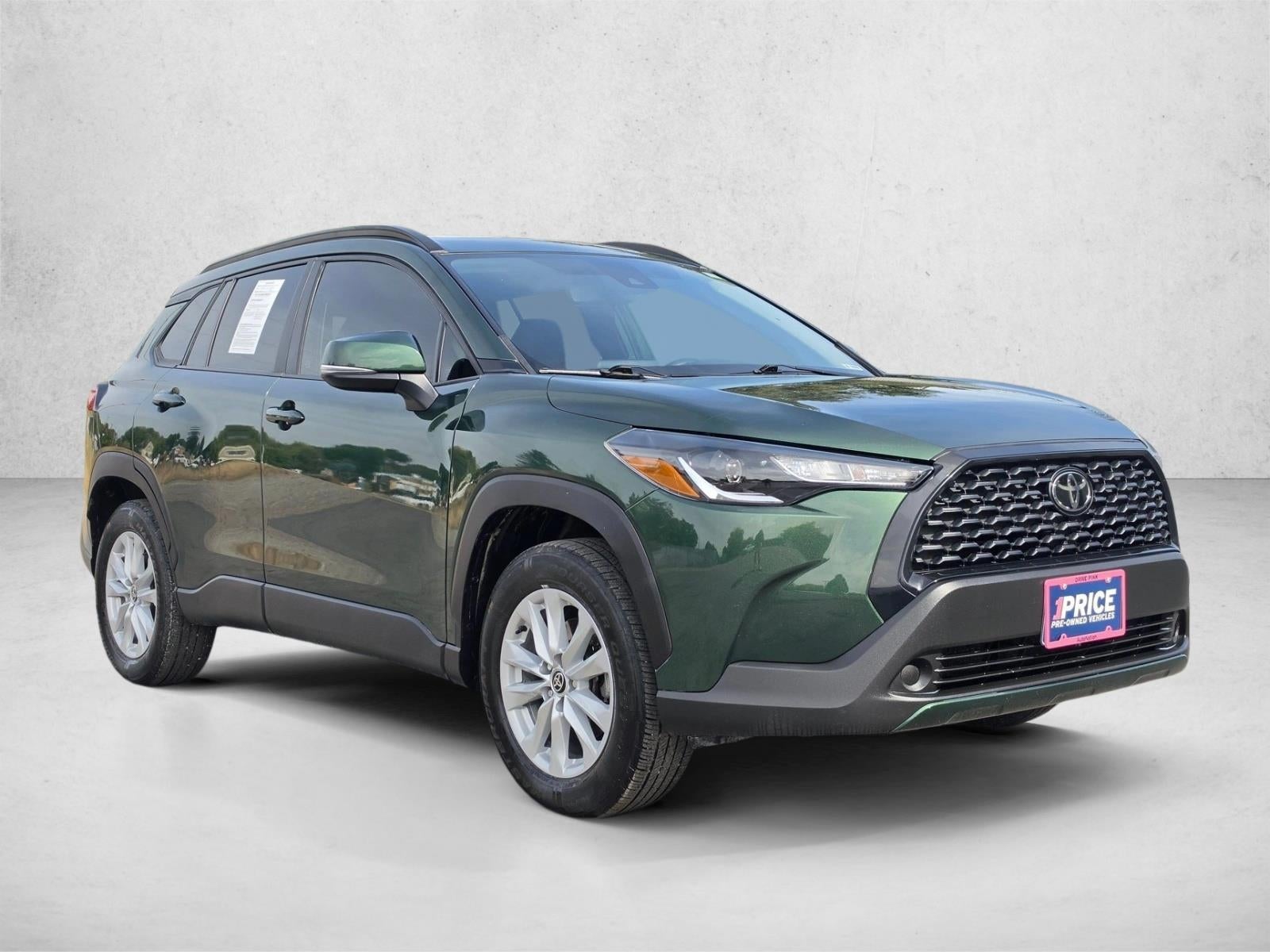 2022 Toyota Corolla Cross LE 4WD (Natl)