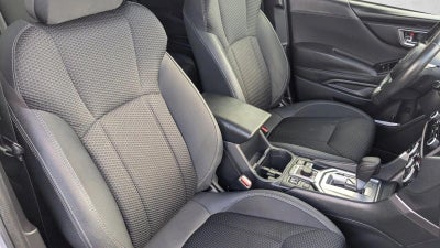 2023 Subaru Forester Premium CVT