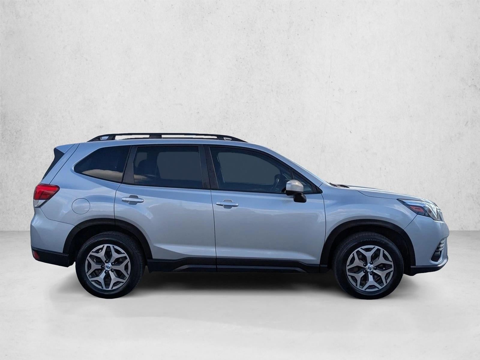 2023 Subaru Forester Premium CVT