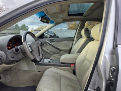 2004 INFINITI G35 Sedan w/Leather