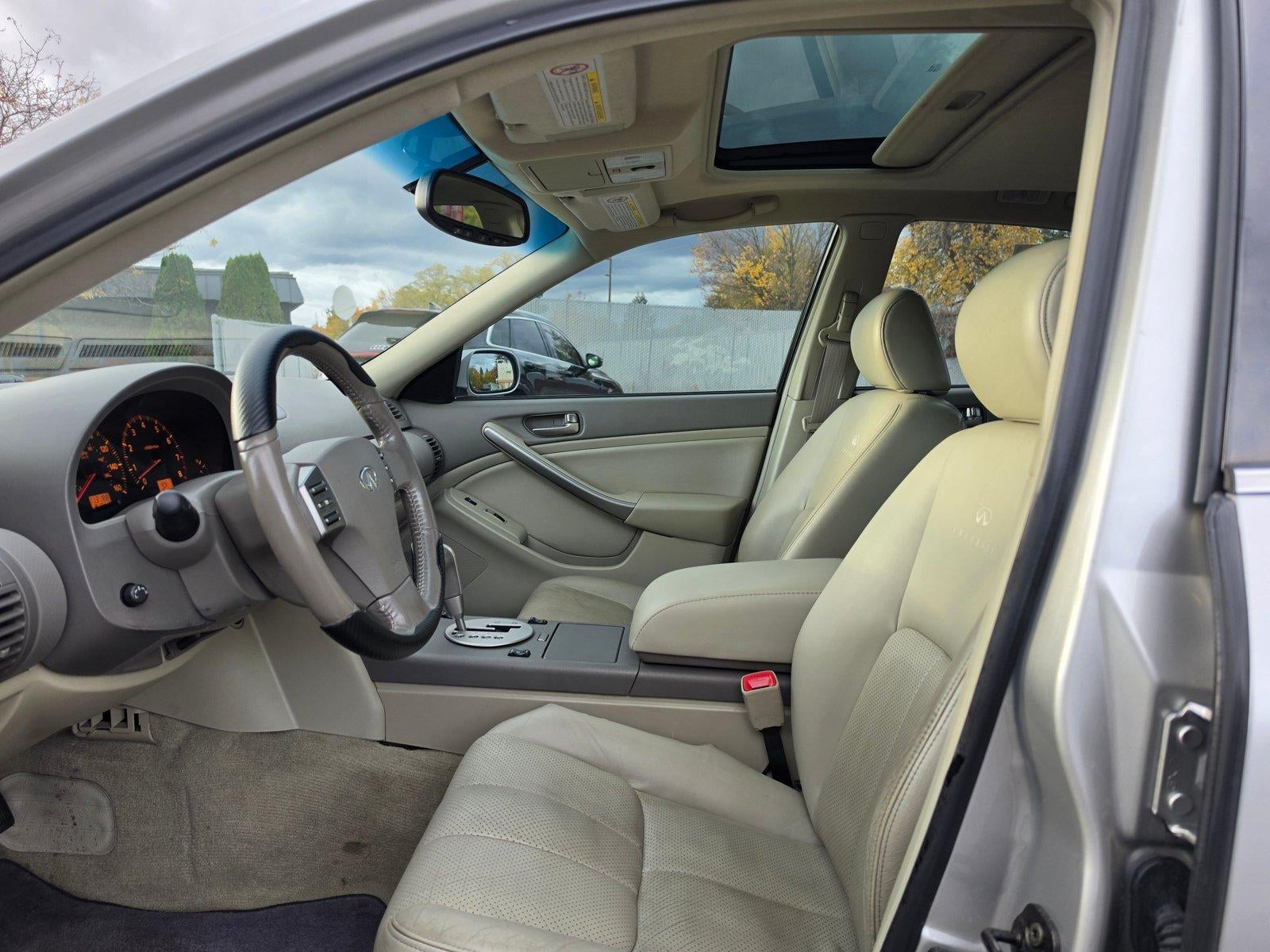 2004 INFINITI G35 Sedan w/Leather
