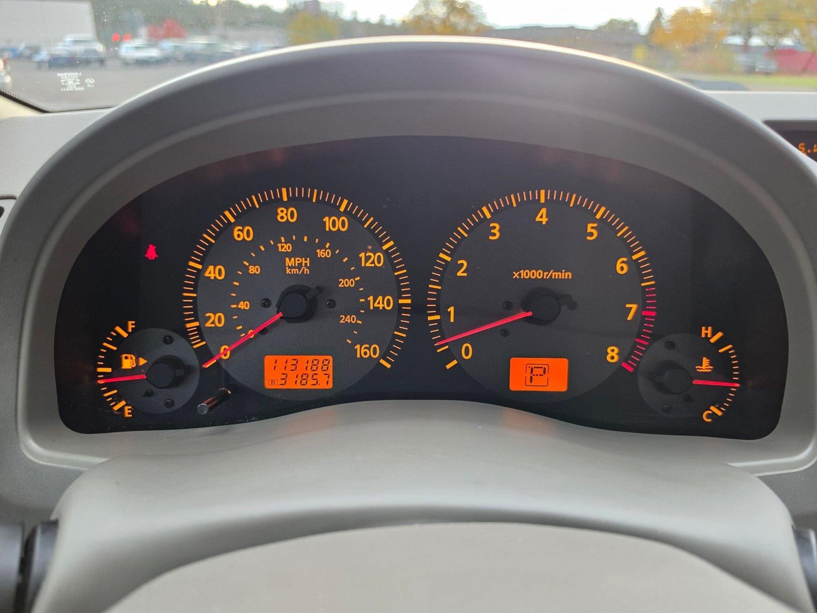 2004 INFINITI G35 Sedan w/Leather