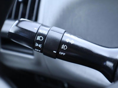 2012 Toyota Prius v 5dr Wgn Five (Natl)
