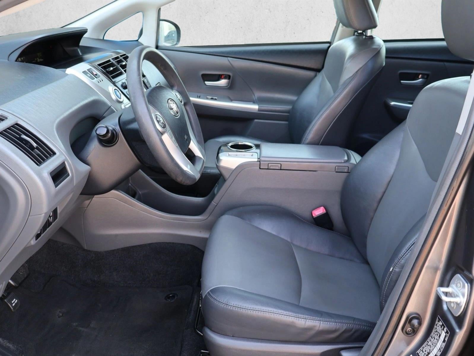 2012 Toyota Prius v 5dr Wgn Five (Natl)