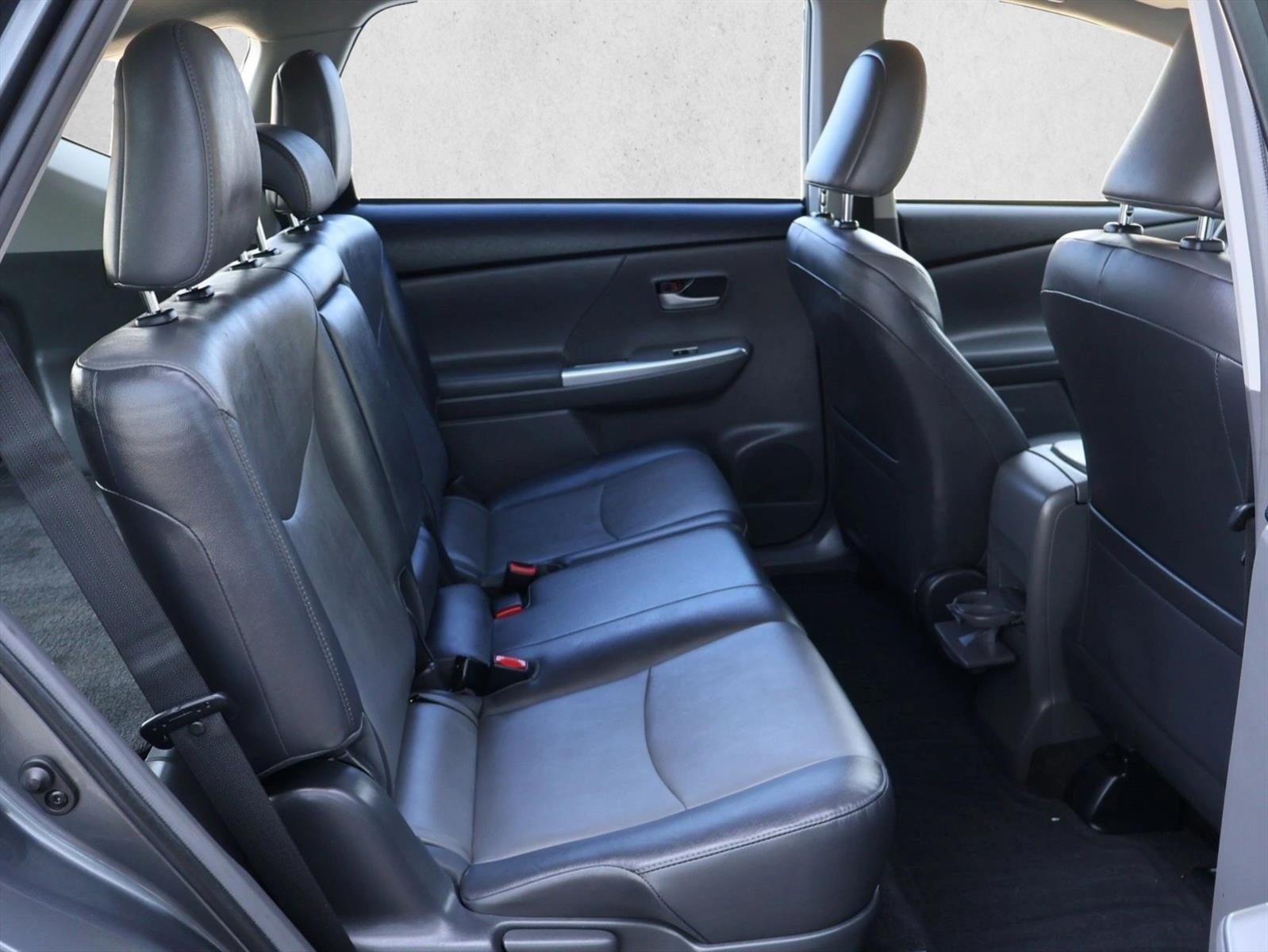 2012 Toyota Prius v 5dr Wgn Five (Natl)