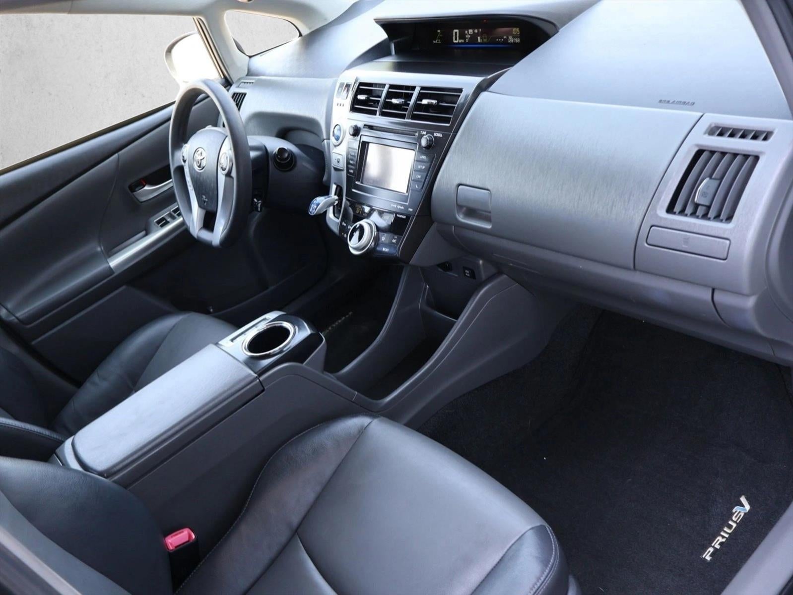 2012 Toyota Prius v 5dr Wgn Five (Natl)